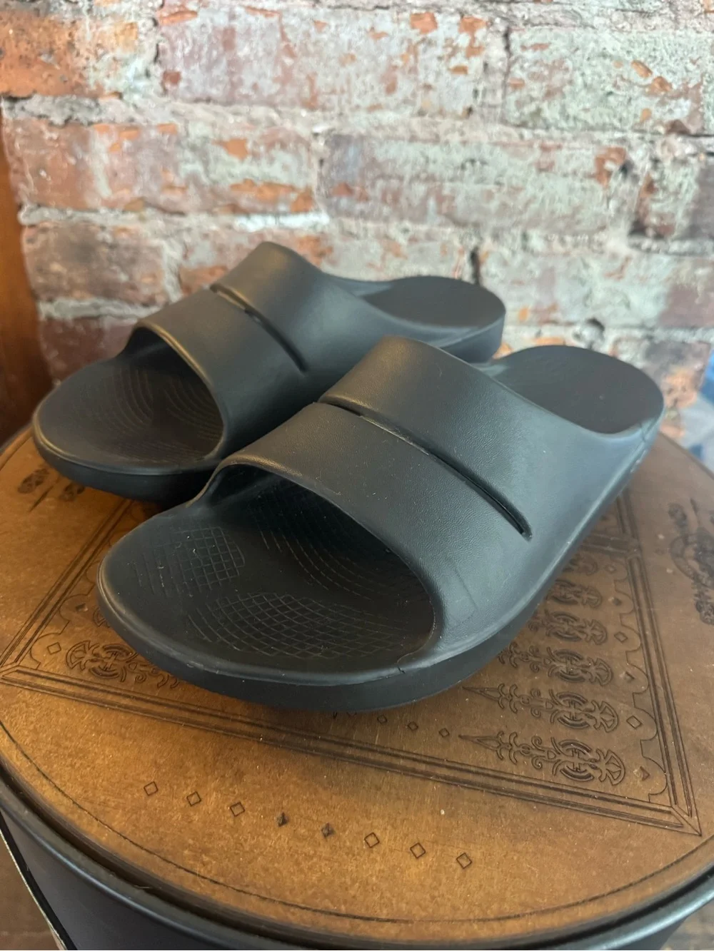 OOFOS Men's Black Slide Sandals